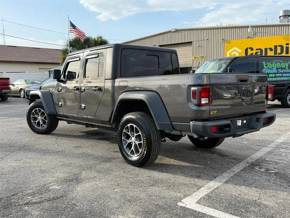 2023 Jeep JT Gladiator - Image 5 of 20