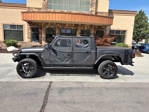 2023 Jeep Gladiator Sport