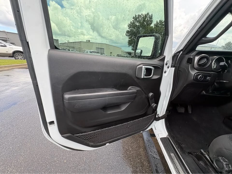 2023 Jeep JT Gladiator - Image 5 of 8