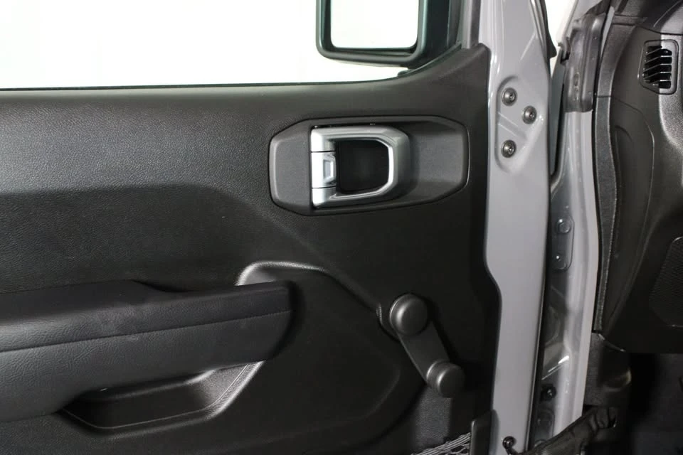 2023 Jeep JT Gladiator - Image 12 of 18