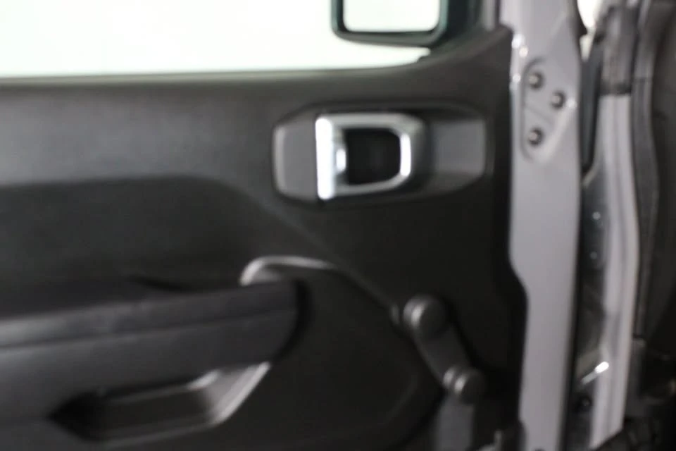 2023 Jeep JT Gladiator - Image 15 of 18