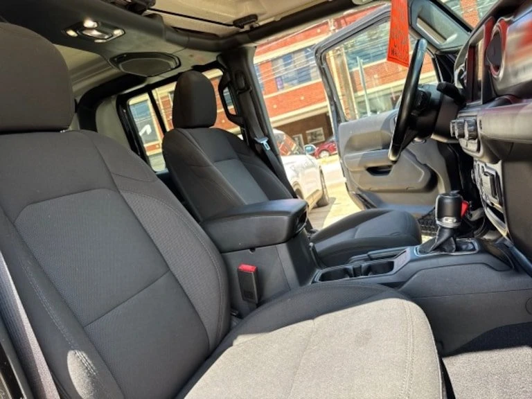 2023 Jeep JT Gladiator - Image 16 of 19