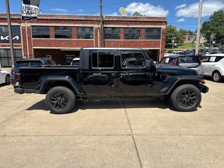 2023 Jeep JT Gladiator - Image 5 of 19