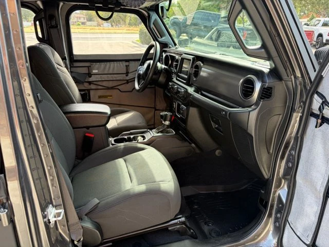 2023 Jeep JT Gladiator - Image 6 of 20