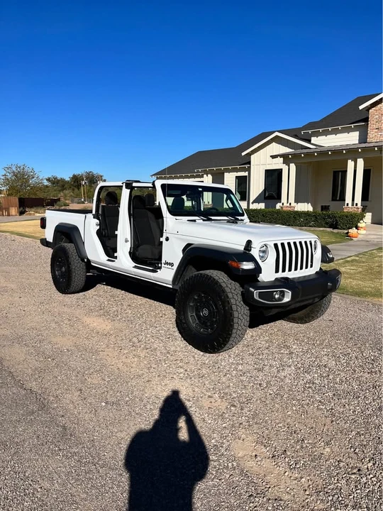 2023 Jeep JT Gladiator - Image 7 of 9