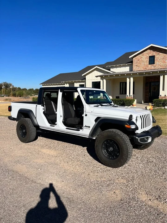 2023 Jeep JT Gladiator - Image 9 of 9