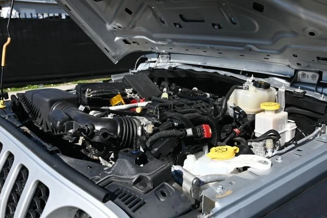 2023 Jeep JT Gladiator - Image 14 of 15