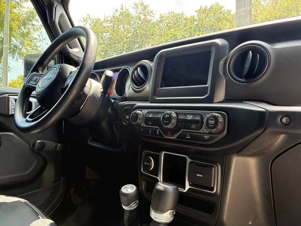 2023 Jeep JT Gladiator - Image 7 of 8