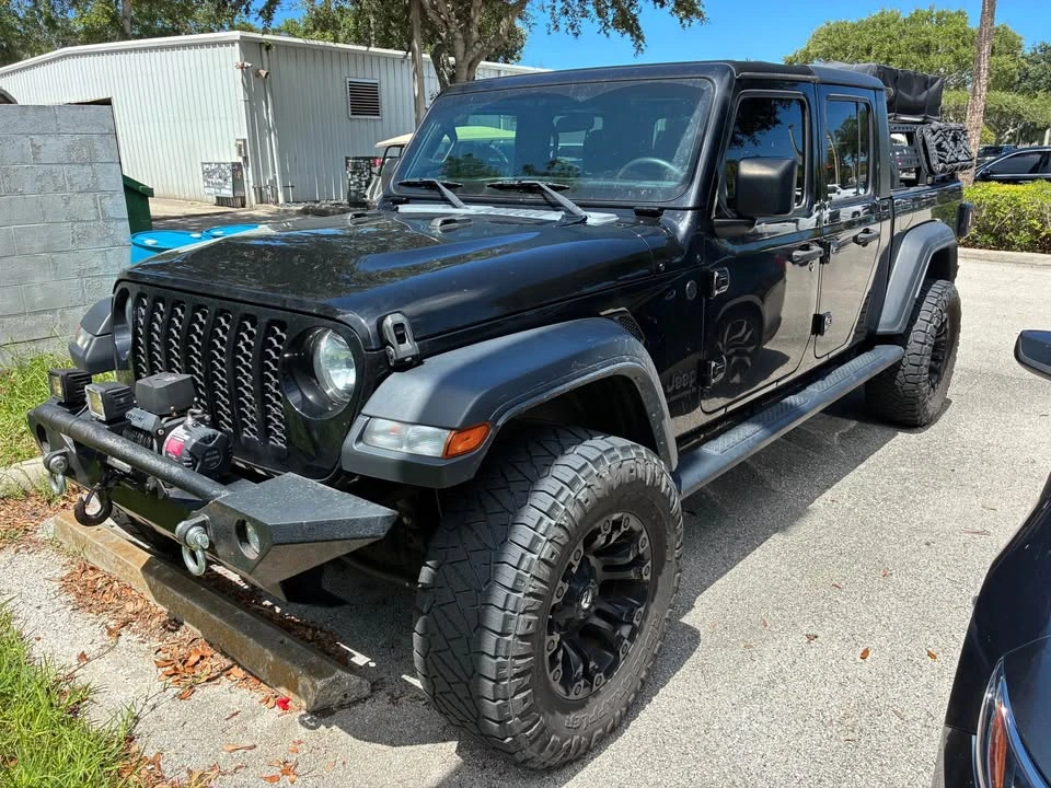 2023 Jeep JT Gladiator - Image 4 of 8