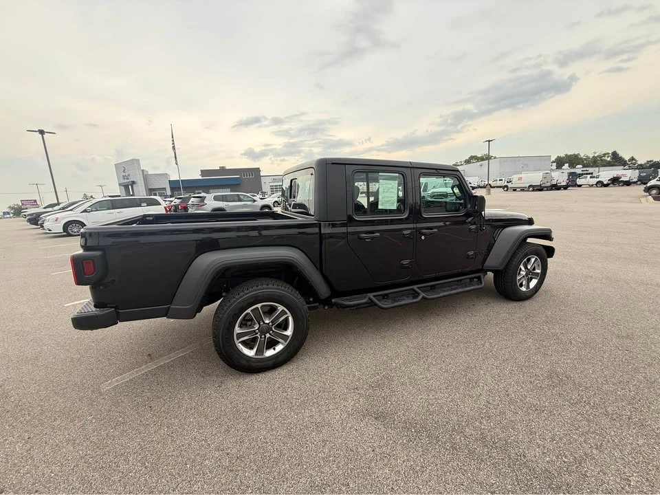 2023 Jeep JT Gladiator - Image 2 of 16