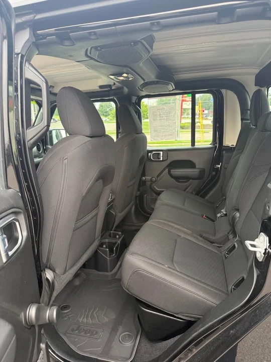 2023 Jeep JT Gladiator - Image 10 of 16