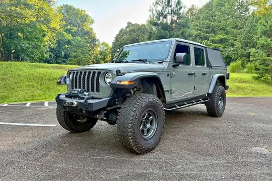 2023 Jeep Gladiator Sport Pickup 4D 5 ft