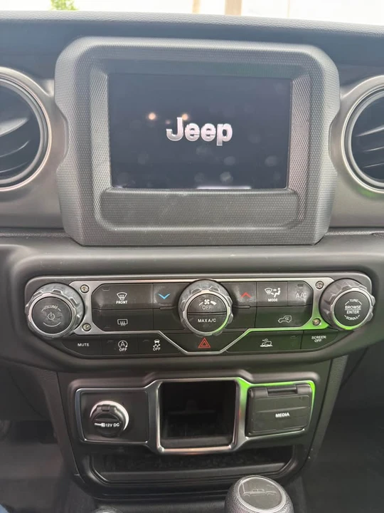 2023 Jeep JT Gladiator - Image 15 of 16