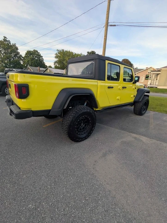 2023 Jeep JT Gladiator - Image 5 of 10