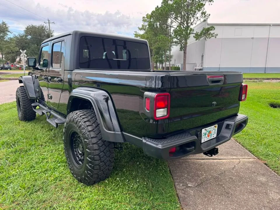 2023 Jeep JT Gladiator - Image 10 of 11