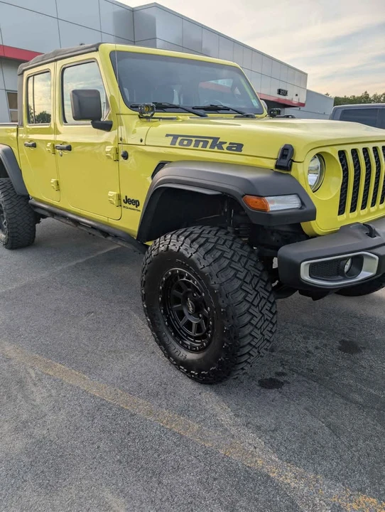 2023 Jeep JT Gladiator - Image 3 of 10