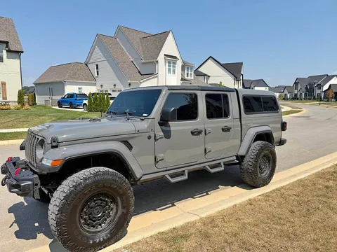 2023 Jeep Gladiator Sport Pickup 4D 5 ft