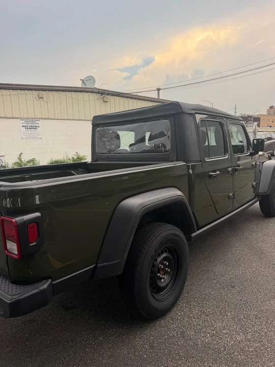 2023 Jeep JT Gladiator - Image 6 of 7