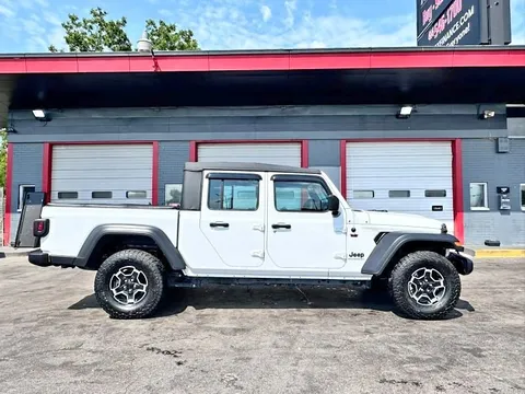2023 Jeep Gladiator Sport Pickup 4D 5 ft