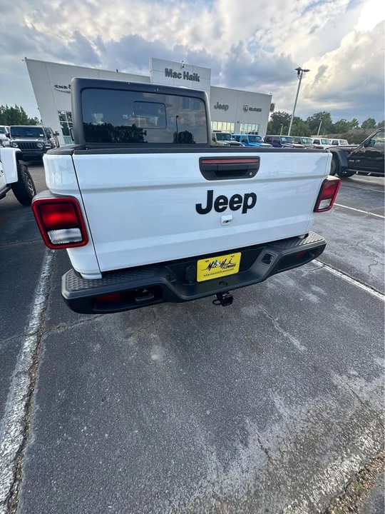 2023 Jeep JT Gladiator - Image 8 of 10