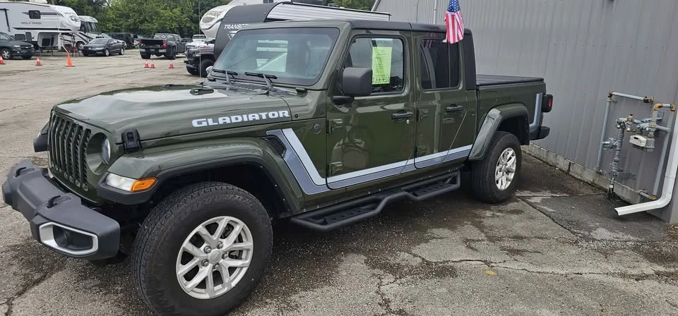 2023 Jeep JT Gladiator - Image 2 of 16