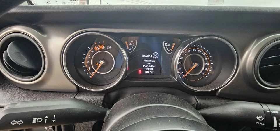 2023 Jeep JT Gladiator - Image 14 of 16