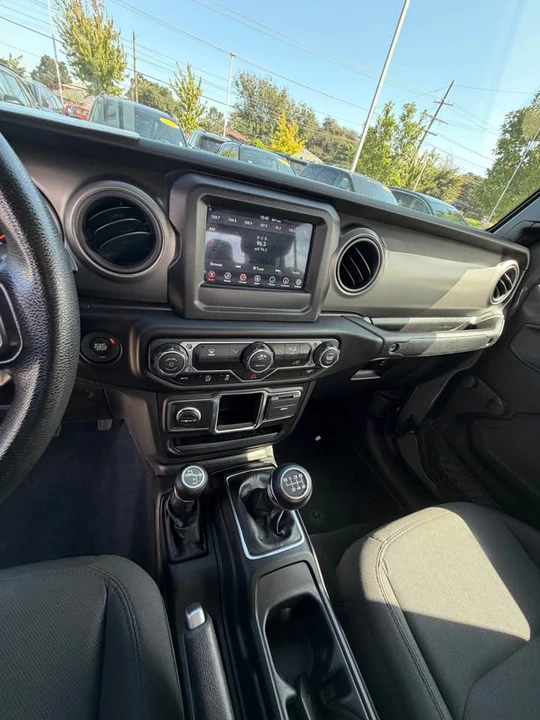 2023 Jeep JT Gladiator - Image 5 of 8