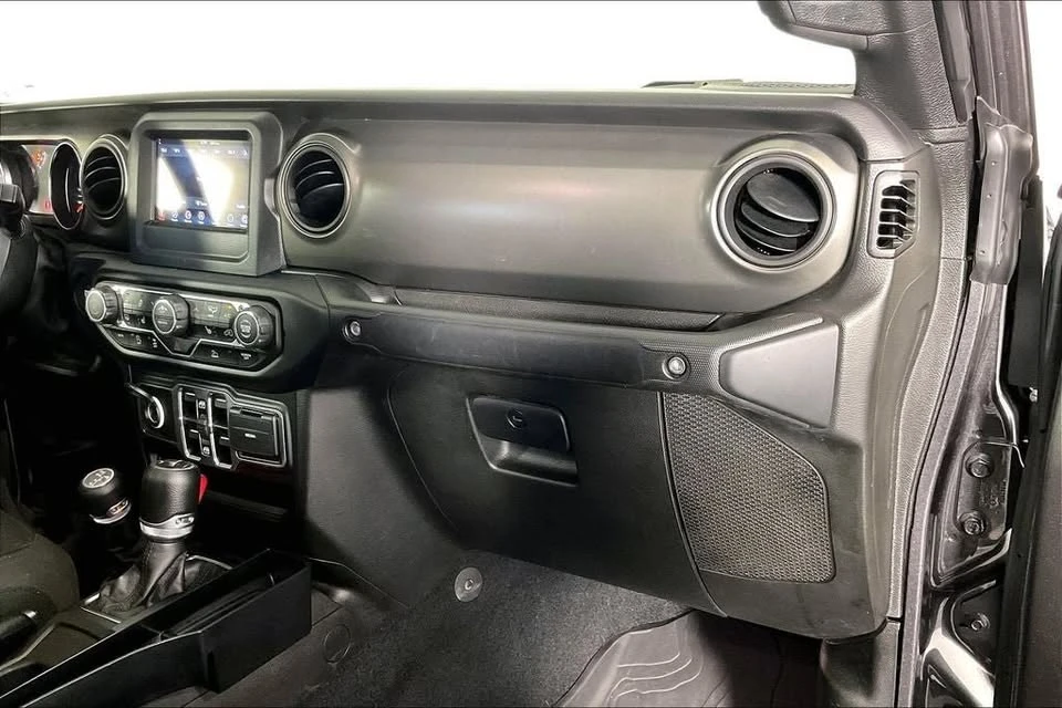 2023 Jeep JT Gladiator - Image 18 of 19