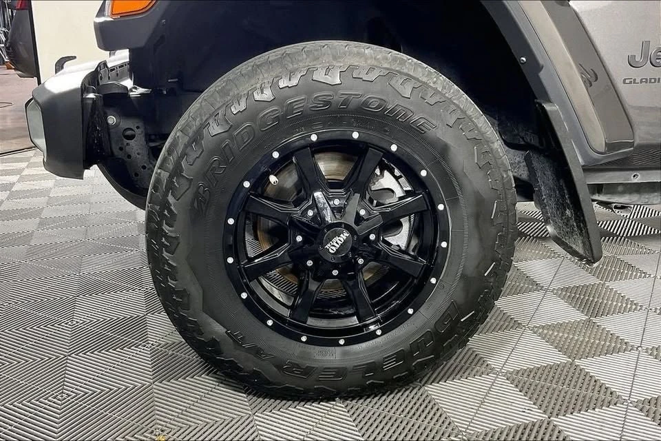 2023 Jeep JT Gladiator - Image 10 of 19