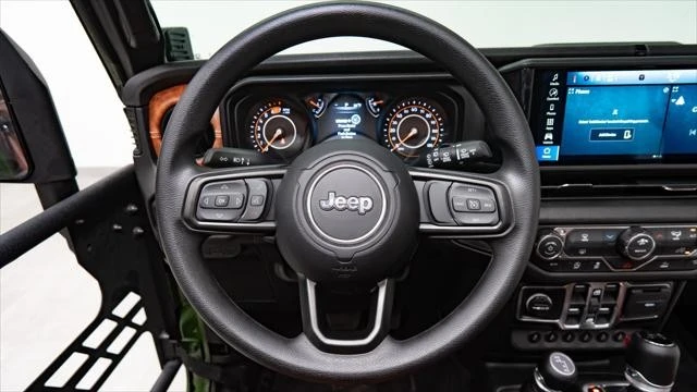 2023 Jeep JT Gladiator - Image 19 of 23