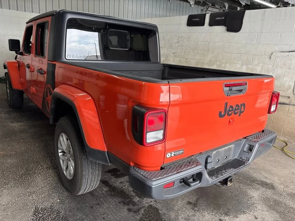 2023 Jeep JT Gladiator - Image 2 of 4