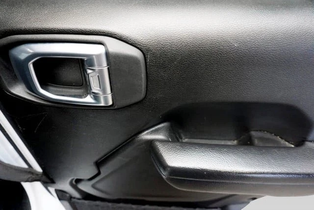 2023 Jeep JT Gladiator - Image 17 of 20