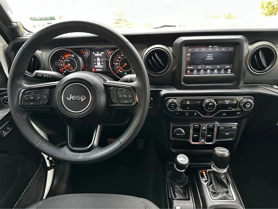 2023 Jeep JT Gladiator - Image 14 of 17