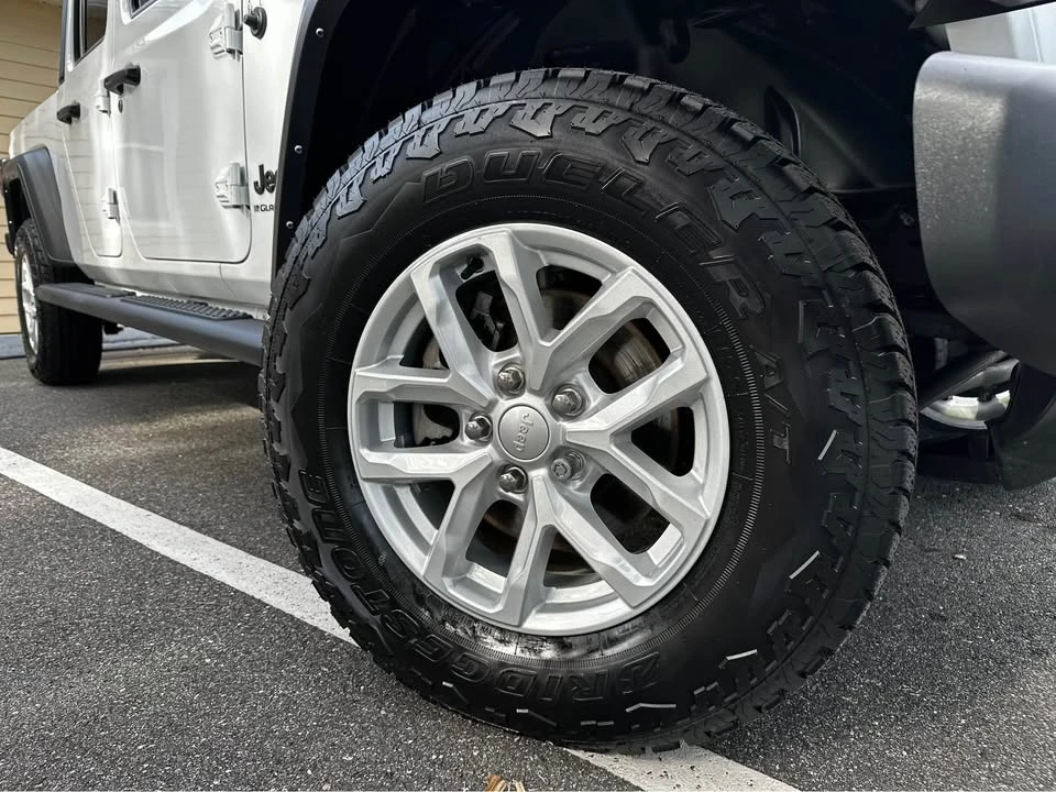 2023 Jeep JT Gladiator - Image 3 of 17
