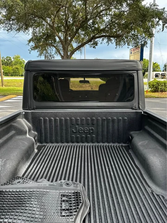 2023 Jeep JT Gladiator - Image 9 of 17