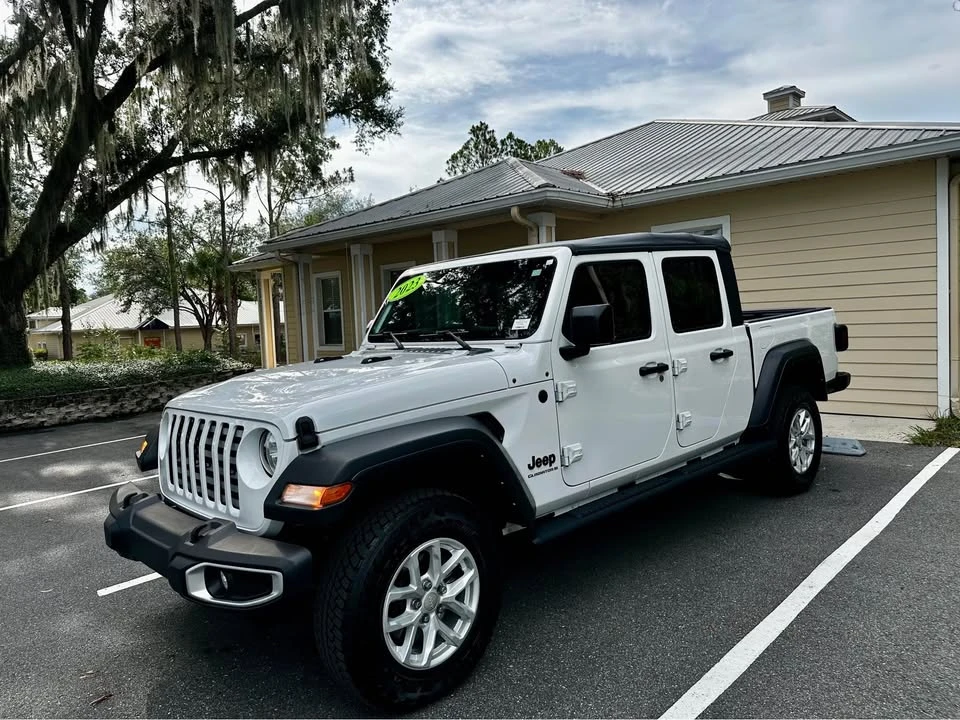 2023 Jeep JT Gladiator - Image 6 of 17