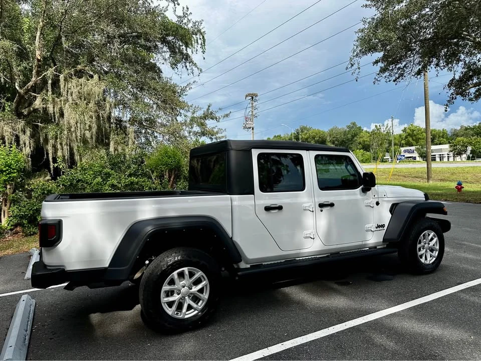 2023 Jeep JT Gladiator - Image 10 of 17