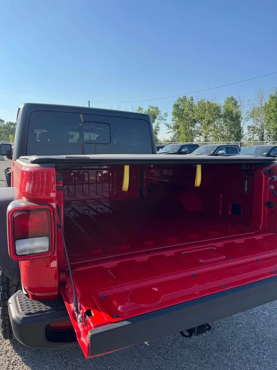 2023 Jeep JT Gladiator - Image 7 of 15