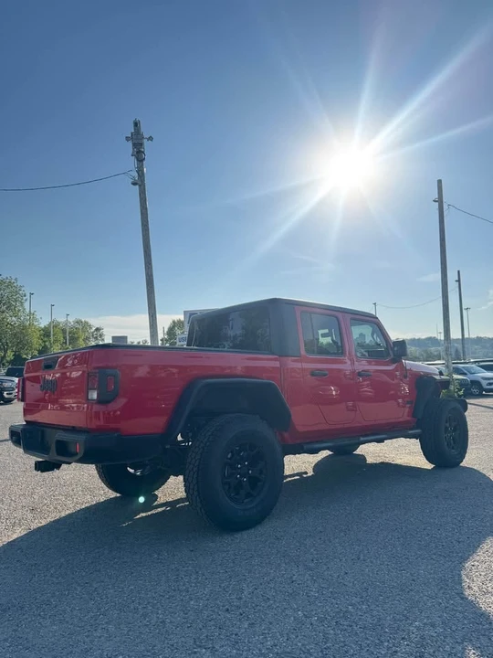 2023 Jeep JT Gladiator - Image 5 of 15
