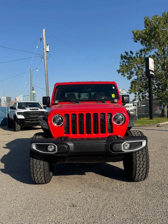 2023 Jeep JT Gladiator - Image 2 of 15