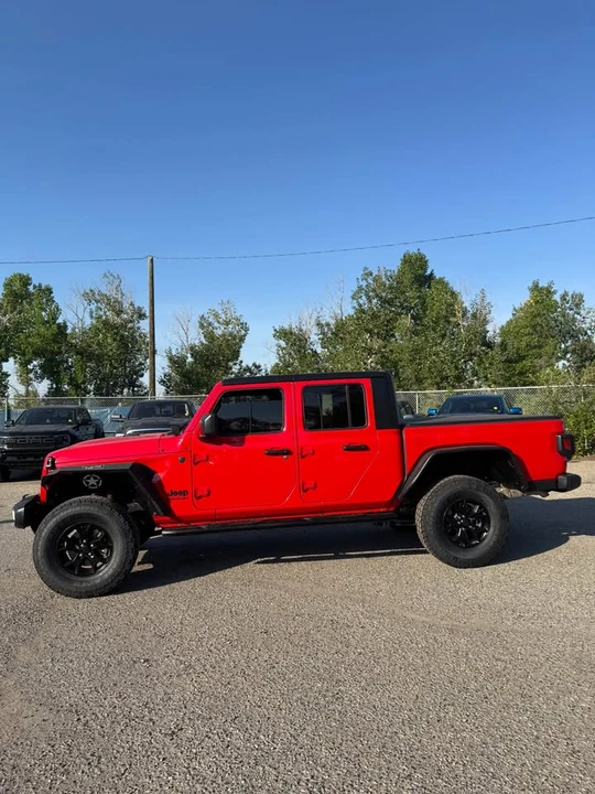 2023 Jeep JT Gladiator - Image 9 of 15
