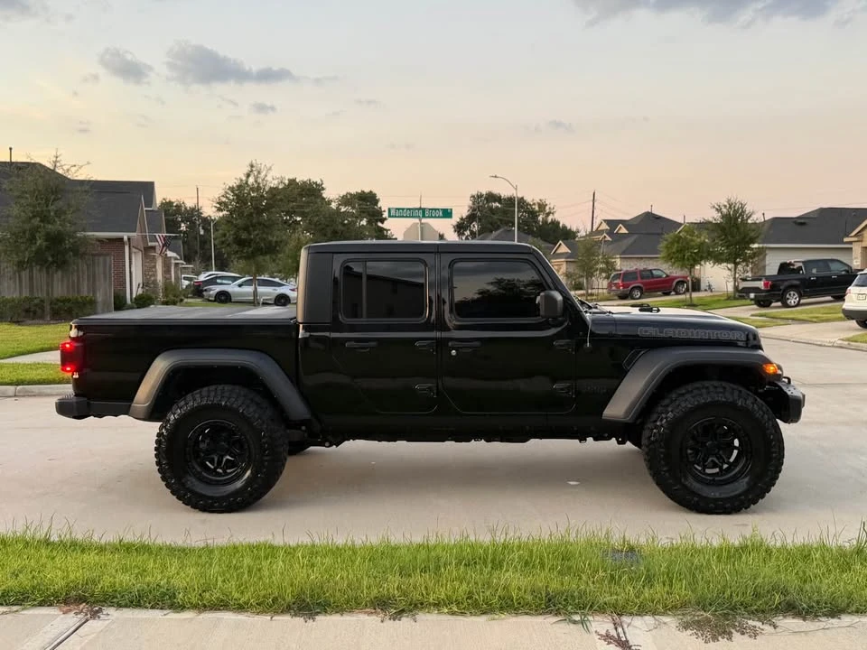 2023 Jeep JT Gladiator - Image 4 of 15