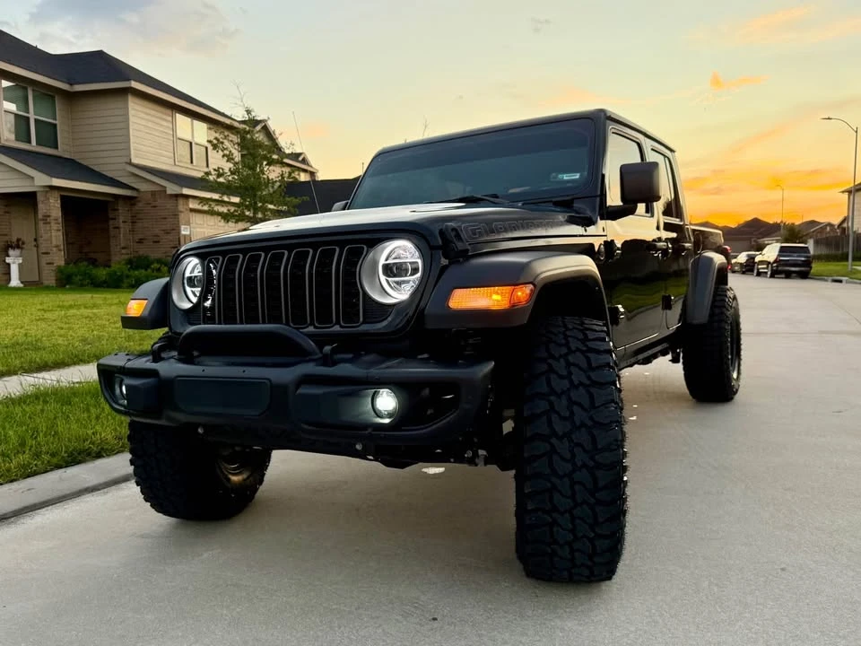 2023 Jeep JT Gladiator - Image 8 of 15