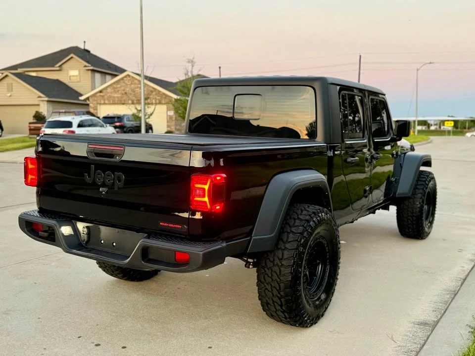 2023 Jeep JT Gladiator - Image 5 of 15