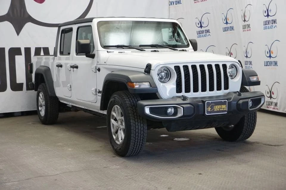 2023 Jeep JT Gladiator - Image 2 of 16