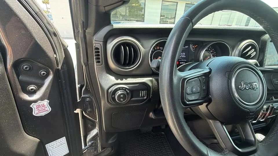 2023 Jeep JT Gladiator - Image 14 of 20