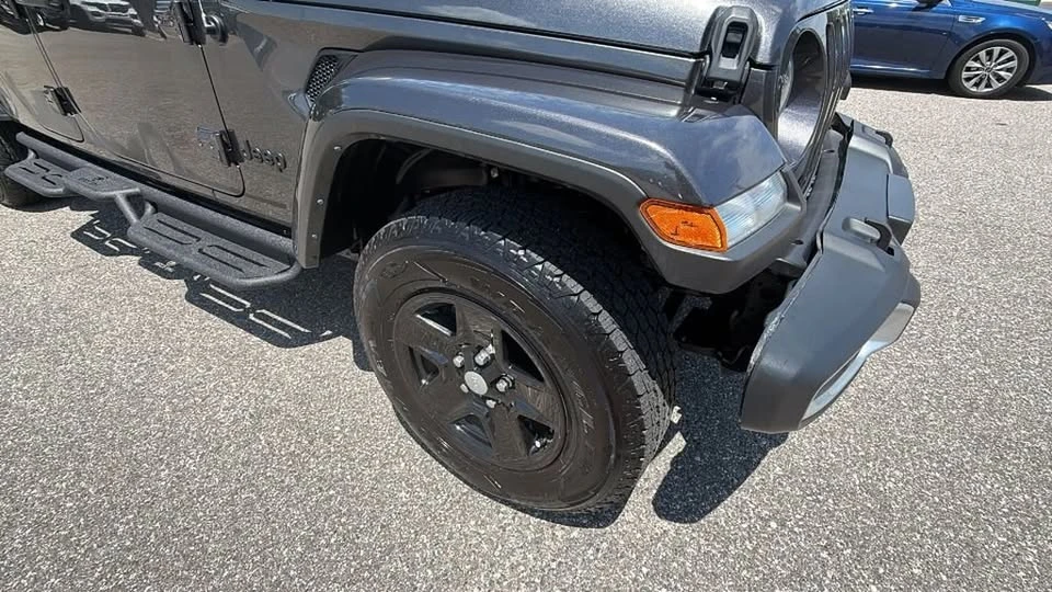 2023 Jeep JT Gladiator - Image 10 of 20