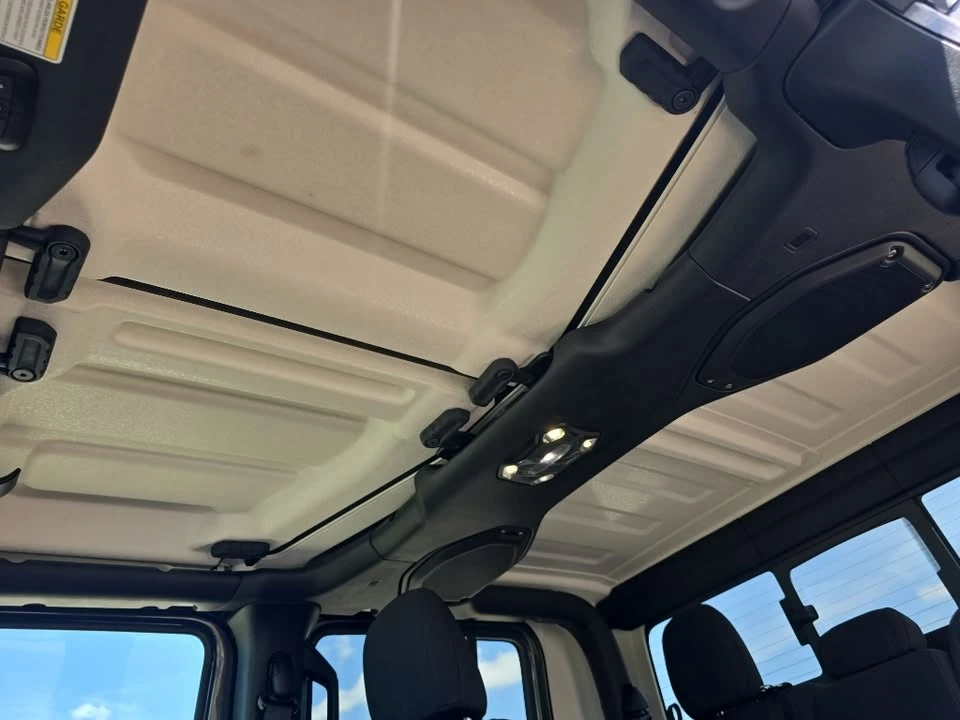 2023 Jeep JT Gladiator - Image 15 of 20