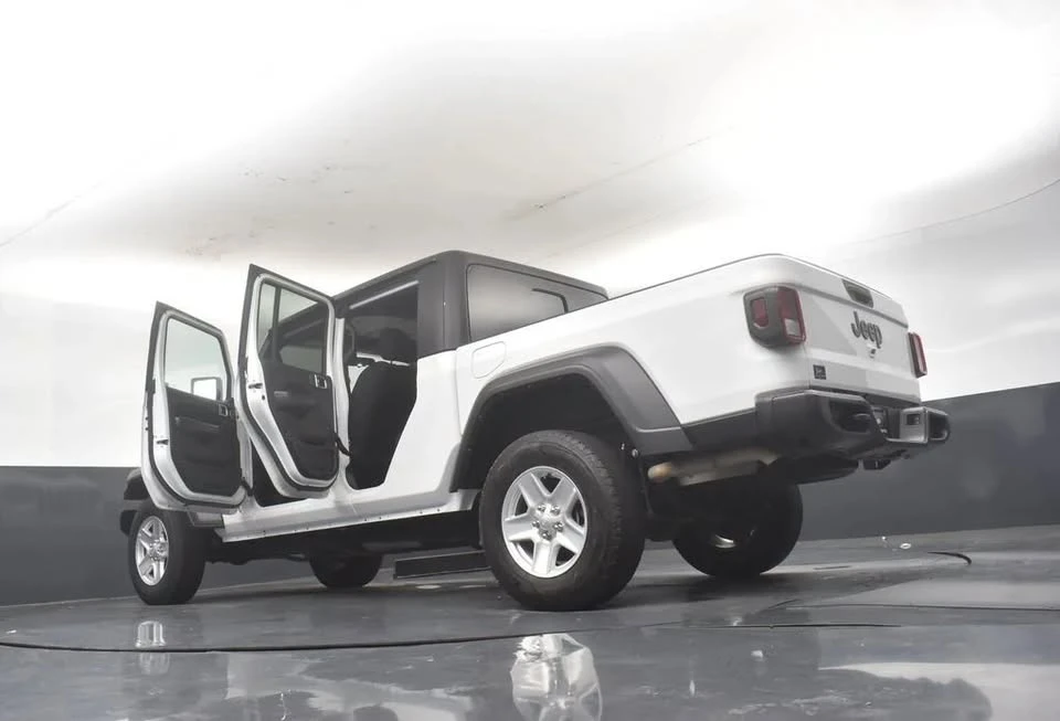 2023 Jeep JT Gladiator - Image 16 of 20