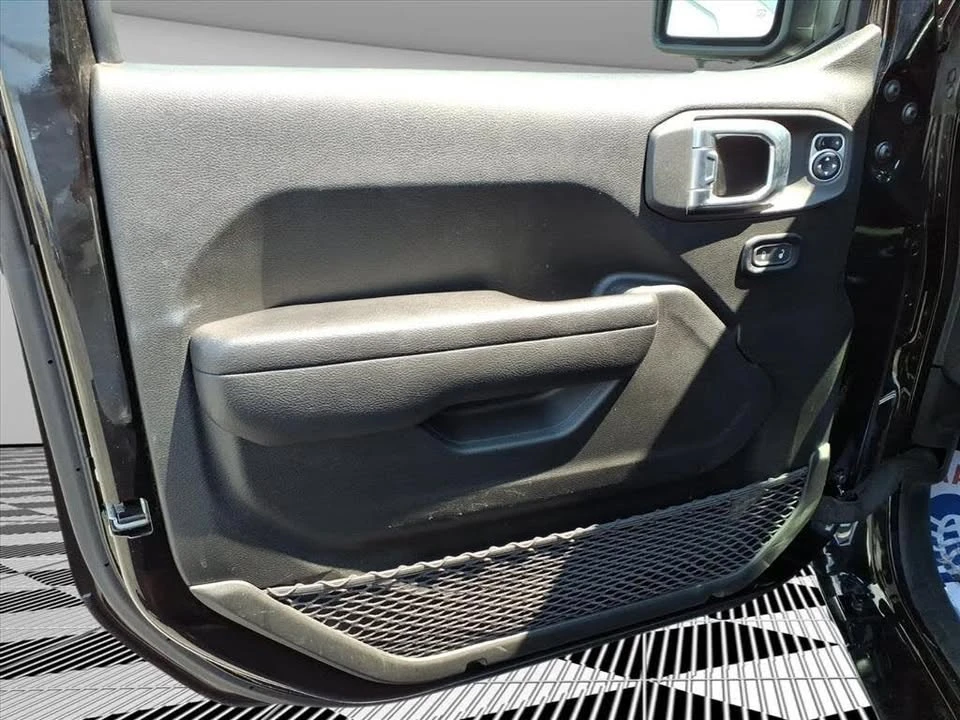 2023 Jeep JT Gladiator - Image 16 of 20
